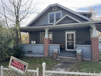 901 Park Dr, Dunbar, WV 25064