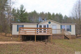 104 Sycamore Dr, Hickory, NC 28601