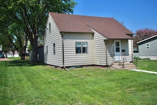 221 E Winona St, Sanborn, MN 56083