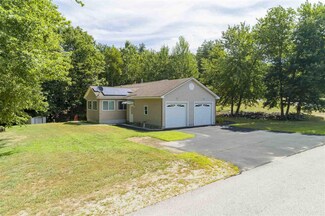 4 Hemlock Dr, Goffstown, NH 03045