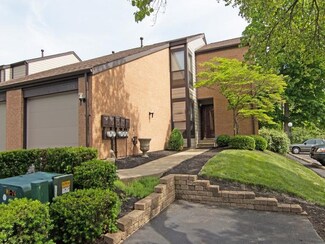 2228 Clough Ridge Dr, Cincinnati, OH 45230