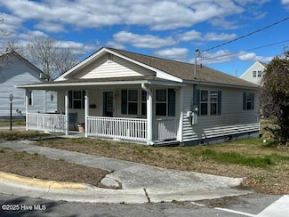 515 Mulberry St, Beaufort, NC 28516