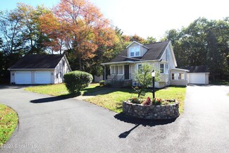 551 Ny Highway 355, Wynantskill, NY 12198