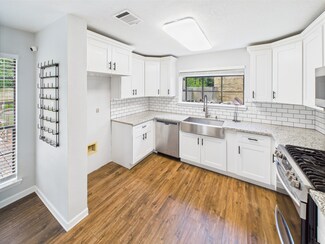 3210 Creek Shadows Dr, Kingwood, TX 77339