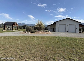 2347 McArthur Lake Rd, Naples, ID 83847