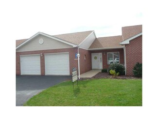 734 Everview Ln, Derry, PA 15627