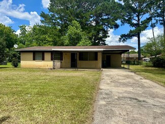 315 Nancy Ross Dr, Eufaula, AL 36027