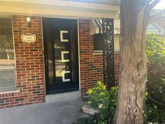 7601 Bermuda Ct, Saint Louis, MO 63121