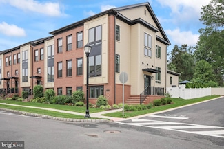 15 E Hartwick Dr, Skillman, NJ 08558