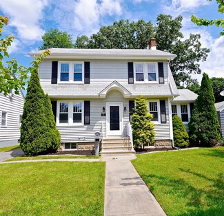 7 Center St, Pompton Plains, NJ 07444