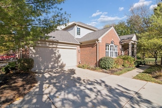 13621 Chinkapin Dr Unit 6, Belleville, MI 48111