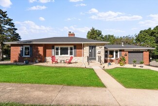 524 Campbell Ave, Wheaton, IL 60187