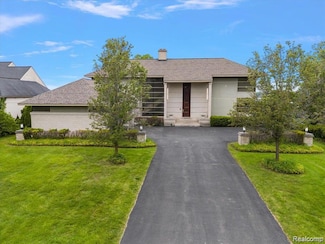 3468 Pine Estates Dr, West Bloomfield, MI 48323