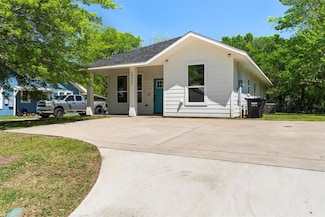 1215 Walnut St, Greenville, TX 75401