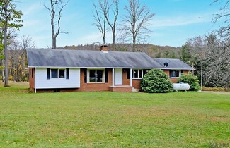 8722 Clear Shade Dr, Windber, PA 15963