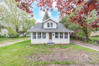 942 Calvary Ave NW, Grand Rapids, MI 49504