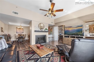 303 Sugar Top Dr Unit 3128, Sugar Mountain, NC 28604