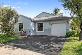20770 NW 1st St, Pembroke Pines, FL 33029