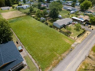 135 Charlotte St NE, Albany, OR 97322