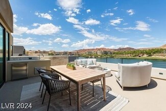 44 Lakefront Dr, Henderson, NV 89011