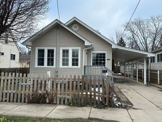 404 S State St, Aurora, IL 60505