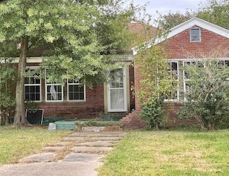 2338 & 2340 19th St, Port Arthur, TX 77640