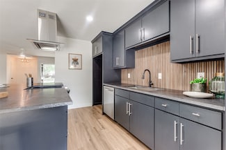 927 Warren Way, Richardson, TX 75080