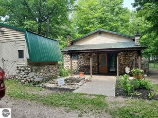 8730 Twin Lake Rd NE, Mancelona, MI 49659