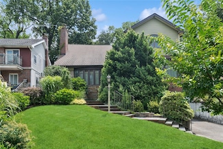 19522 Mclaughlin Ave, Hollis, NY 11423