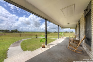 200 Brisco Rd, Marion, TX 78124