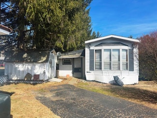 30 Carriage Dr, Youngsville, PA 16371