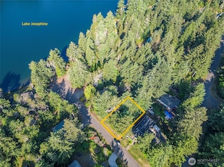 10715 108th St, Anderson Island, WA 98303