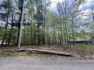 70 Miramar Rd, Dubois, PA 15801