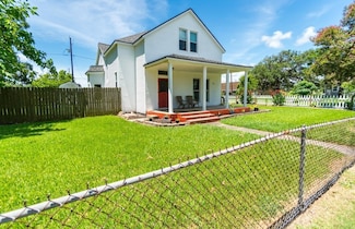 919 N Avenue A, Freeport, TX 77541