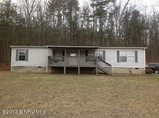 7581 Cove Hollow Rd, Elliston, VA 24087