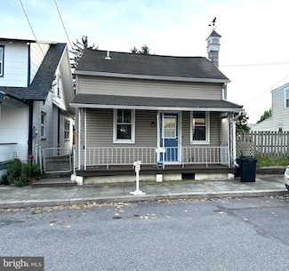 218 Magnolia St, Manheim, PA 17545