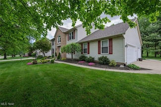 2809 Aylesbury St NW, North Canton, OH 44720