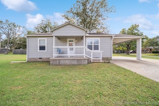 902 SE 1st St, Pryor, OK 74361