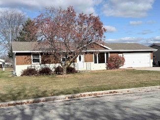 1517 Navarino St, Algoma, WI 54201