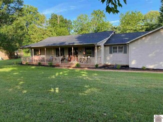135 Highland Cir, Paducah, KY 42003