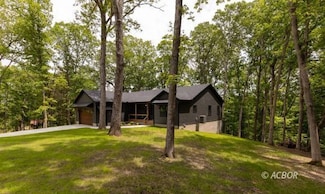 21650 Lake Rd, Glouster, OH 45732