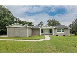 251 Janet St, Williston, SC 29853