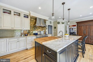 3417 Hidden River View Rd, Annapolis, MD 21403