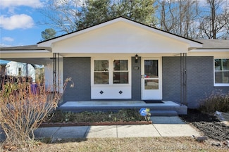 1923 Ashton Rd, Fayetteville, NC 28304