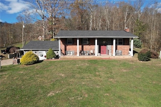 108 Victorian Ln, Elkview, WV 25071
