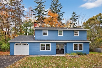 13 Farmstead Rd, New Windsor, NY 12553