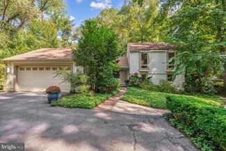 2525 Spanish Moss Ct, Reston, VA 20191