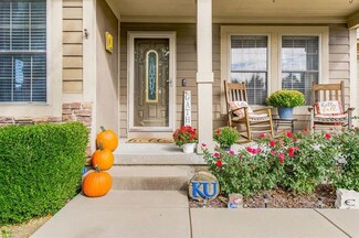 713 Hidden Meadows Ct, Paola, KS 66071