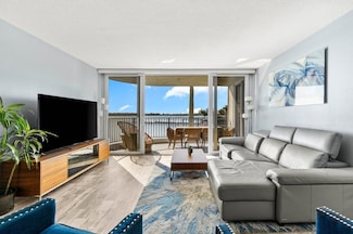 8200 Lakeshore Dr Unit 3030, Hypoluxo, FL 33462