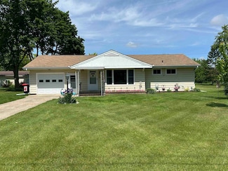 207 W Main St, Gillett, WI 54124